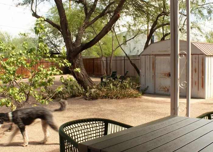 Sonoran Peach - Light-filled 5br Near Tmc *