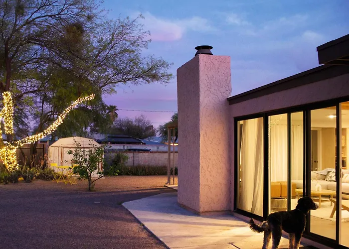 Sonoran Peach - Light-filled 5br Near Tmc