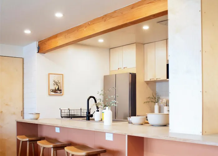 Sonoran Peach - Light-filled 5br Near Tmc
